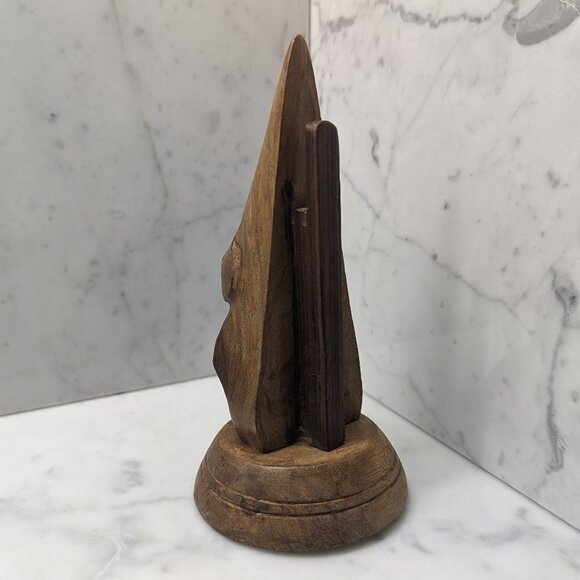 Hand-carved wooden eyeglass holder in the shape of a nose, made in India - Picture 6 of 10